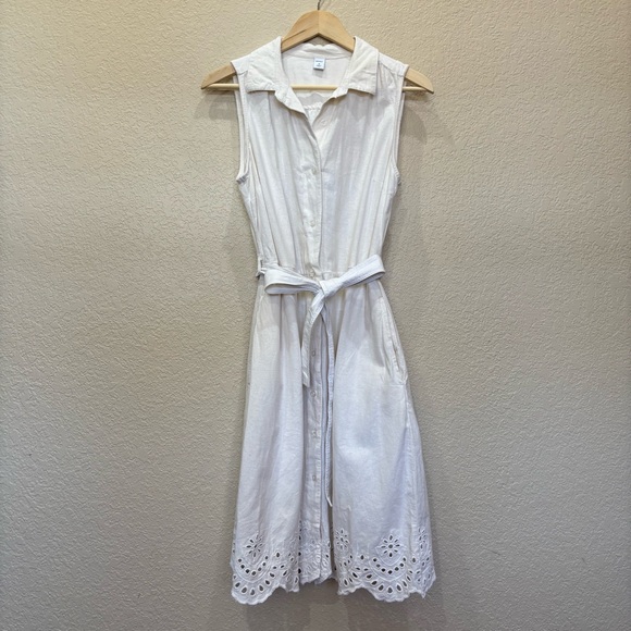 Old Navy Dresses & Skirts - Old Navy Linen Sleeveless Fit & Flare Cream Eyelet MIDI Shirtdress Size Medium